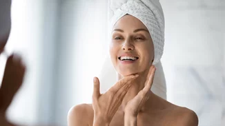 Ανακάλυψε τη σωστή βραδινή ρουτίνα για τoν τύπο της επιδερμίδας σου