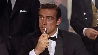 Τζέιμς Μποντ: Τα βιβλία του Ίαν Φλέμινγκ ξαναγράφονται, για να αφαιρεθούν ρατσιστικές εκφράσεις