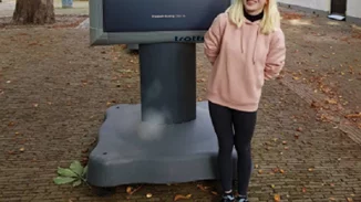 Γεννήθηκε με αλμπινισμό, εγκαταλείφθηκε όταν ήταν μωρό. Σήμερα είναι μοντέλο κορυφαίων brands