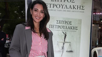 Ευγενία Σαμαρά | Ο τρόπος που φόρεσε το λευκό παντελόνι της είναι ιδανικός για day to night looks