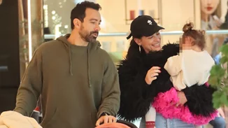 Σάκης Τανιμανίδης - Χριστίνα Μπόμπα | Όλο χαμόγελα με τις κόρες τους σε οικογενειακή εξόρμηση