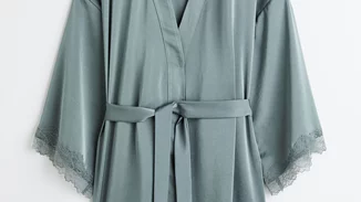 Χριστούγεννα στο σπίτι: Η chic ρόμπα για να φοράς