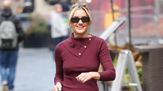 Girls don't walk, RUN | Τo πλεκτό φόρεμα από τη Mango που θα ευχαριστηθείς να φοράς το φθινόπωρο και τον χειμώνα