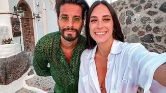 Γιώργος Καράβας - Ραφαέλα Ψαρρού | Η φωτογραφία με το καυτό φιλί στο στόμα από τις καλοκαιρινές τους διακοπές