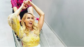 Ελεονώρα Μελέτη | "Η γιαγιά εμφανίστηκε στο νοσοκομείο με λεοπάρ ρόμπα, κόκκινο μακρύ νύχι κ κοσμήματα"