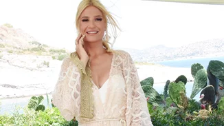 Η Φαίη Σκορδά ποζάρει με μπικίνι και το εντυπωσιακό κορμί της "κόβει" την ανάσα