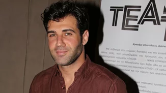 Πέτρος Ιακωβίδης | Φωτογραφίες από το μοντέρνο σπίτι του τραγουδιστή στην Αθήνα