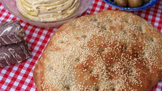 Με σαρακοστιανά, γλέντι και συναυλίες επανέρχονται τα "κούλουμα" στους δήμους της Αττικής