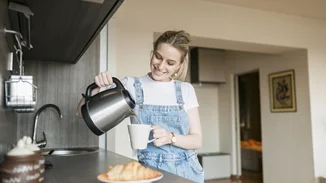 Το απόλυτο hack για να καθαρίσεις τα άλατα από τον βραστήρα