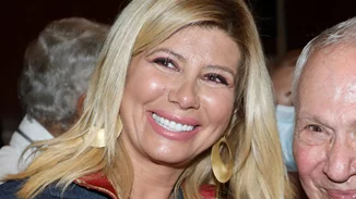 Ζήνα Κουτσελίνη | Η αδερφή και η μητέρα του Γιώργου Καραϊβάζ έστειλαν εξώδικο στην εκπομπή της