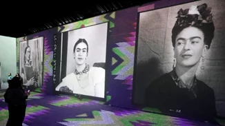 Έκθεση με ρούχα, κοσμήματα και αναμνηστικά της Frida Kahlo στην Αυστραλία