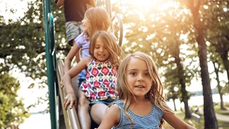 10 ερωτήσεις που θα κάνω στο παιδί μου λίγο πριν κλείσουν τα σχολεία για το καλοκαίρι