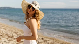 Η ψάθινη τσάντα από τη Marks & Spencer που πρέπει να πάρεις πριν τις διακοπές είναι σε έκπτωση