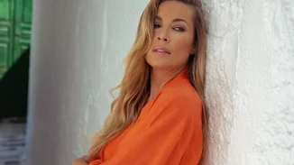 Η Μαριέττα Χρουσαλά με κοριτσοπαρέα | Με απαστράπτον μίνι φόρεμα σε βραδινή έξοδο