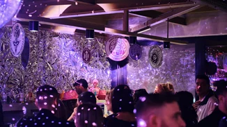 Cheers to 10 Years of Moxy Magic: Το Moxy Brand γιορτάζει μια δεκαετία Ανέμελης Φιλοξενίας