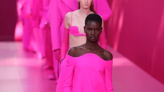 H συλλογή Valentino FW'22 είναι αφιερωμένη στο ροζ