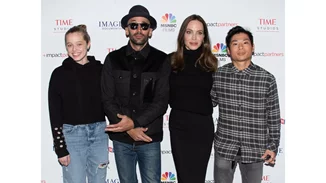 Angelina Jolie | Η νέα casual εμφάνιση με τα παιδιά της σε πρεμιέρα ταινίας - Το matchy matchy look με την Shiloh