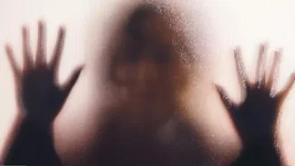 #NoExcuse | Κάθε 10 λεπτά, διαπράττεται μία γυναικτονία, σύμφωνα με τον ΟΗΕ