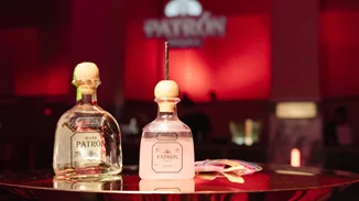 H Patrón γιόρτασε την Παγκόσμια Ημέρα Paloma σερβίροντας cocktail στο viral party του χώρου τέχνης "Τhe Intermission"