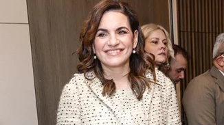 Όλγα Κεφαλογιάννη: Με την αδερφή της στο Σύνταγμα - Φόρεσε το pattern της σεζόν