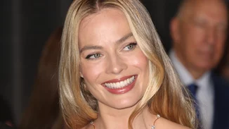 Τα καλύτερα lip oils με χρώμα για τα πιο θελκτικά juicy χείλη