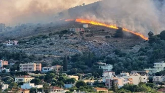 Συνεχίζεται η μάχη με τις φλόγες στη Χίο