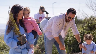 Η Χριστίνα Μπόμπα, ο Σάκης Τανιμανίδης και τα #tanimanidakia απολαμβάνουν μία οικογενειακή εξόρμηση
