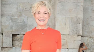 Με μαγιό χωρίς ίχνος ρετούς η Κωνσταντίνα Μιχαήλ στην παραλία