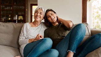 Γιορτή της μητέρας | Τα πιο κομψά δώρα μόδας για να προσφέρεις στη μαμά σου