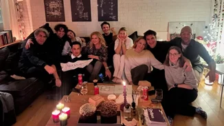 Maestro | Όλο το cast στο σπίτι του Αντίνοου Αλμπάνη - Το βίντεο του Χριστόφορου Παπακαλιάτη