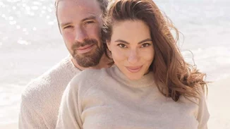 "Το καλοκαίρι που γνωριστήκαμε" | Ο Γρηγόρης Μόργκαν εύχεται στην Ευριδίκη Βαλαβάνη με την πιο όμορφη φωτογραφία