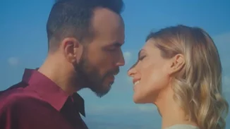 Πάνος Μουζουράκης - Τζίνα Βαρελά | Η σχέση τους πέρασε στο επόμενο level (video)