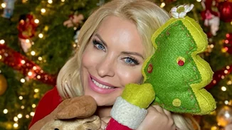 Η Ελένη Μενεγάκη στόλισε το σπίτι της | Η φωτογραφία από το σαλόνι της με τον Μάκη Παντζόπουλο