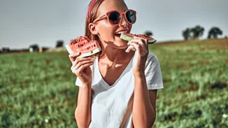 Καρπούζι | Πώς το δροσιστικό φρούτο του καλοκαιριού συμβάλλει στην υγεία σου