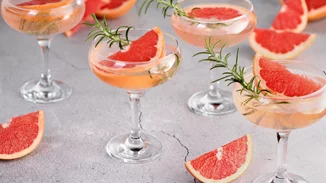 Elegant Sips |  Δημιούργησε το απόλυτο cocktail με Schweppes για μοναδικές στιγμές