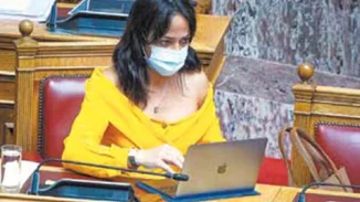 Δόμνα Μιχαηλίδου | Η αφοπλιστική απάντηση στο ειρωνικό σχόλιο για το ντύσιμό της