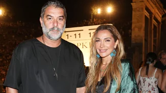 Δέσποινα Βανδή-Βασίλης Μπισμπίκης | Αποχαιρετούν το καλοκαίρι αγκαλιά στην πιο τρυφερή φωτογραφία