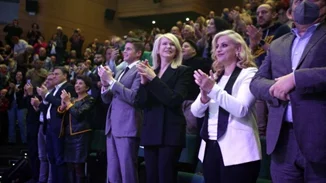 Κίνημα Δημοκρατίας | Ένα κόμμα ιδεολογικό super market