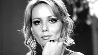 65 χρόνια πριν | Η Μπέτυ Αρβανίτη αγκαλιά με τον μοναχογιό της και σπουδαίο θεατρικό συγγραφέα, Αλέξη Σταμάτη