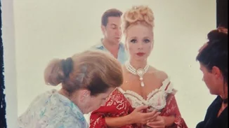 Η Αλίκη Βουγιουκλάκη μπροστά από τα χριστουγεννιάτικα γλυκά | "Θα παχύνω κι άλλο και δεν μπορώ"