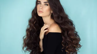 13 long hairstyles που θα σε κάνουν να ξανασκεφτείς το κούρεμα μετά το lockdown