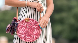 Μπήκε ο Ιούνιος | 10 καλοκαιρινά μανικιούρ και πεντικιούρ για να διαλέξεις τι θα κάνεις αυτόν το μήνα στα νύχια σου