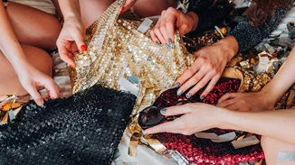 Η παγιέτα στα καλύτερα της | Πώς την φορούν οι Ελληνίδες παρουσιάστριες