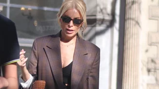 Κατερίνα Καινούργιου | Σε (παραδοσιακό) ζαχαροπλαστείο στη Βουλιαγμένη