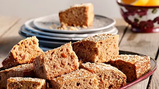 Συνταγή για φανουρόπιτα από την Αργυρώ Μπαρμπαρίγου