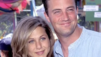 Netflix | Η ανάρτηση ανέκδοτων φωτογραφιών του Μάθιου Πέρι 10 ημέρες πριν εκείνος φύγει από τη ζωή