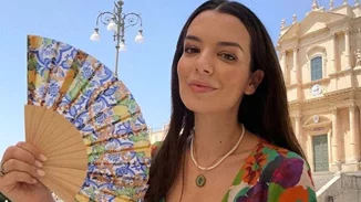 H Νικολέττα Ράλλη σ' ένα μοναδικό ταξίδι στον ιταλικό νότο με την κορούλα της