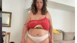 Σοφία Μουτίδου | Μας δείχνει το σώμα της χωρίς φίλτρα