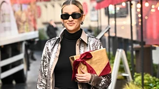 10 γιορτινά τσαντάκια που θα ολοκληρώσουν τα glamorous outfits των Χριστουγέννων