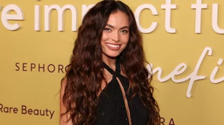 Overnight heatless curls | Ο (πανεύκολος) τρόπος για να κάνεις μπούκλες κομμωτηρίου ενώ... κοιμάσαι